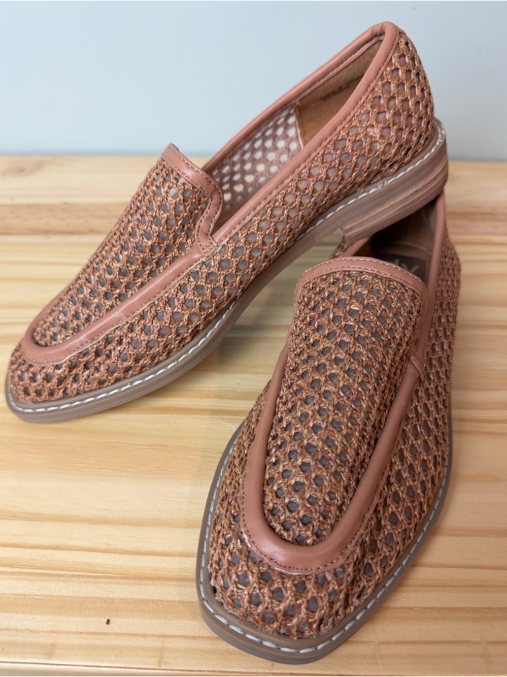 NWT DC DOLCE VITA Women's Fran Woven Slip-on Loafers In Latte size 8